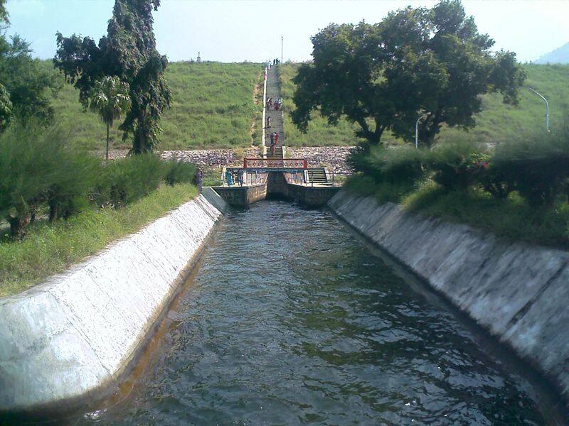 Hydro power plants in Parambikulam Azhiyar project dams neglected by the government