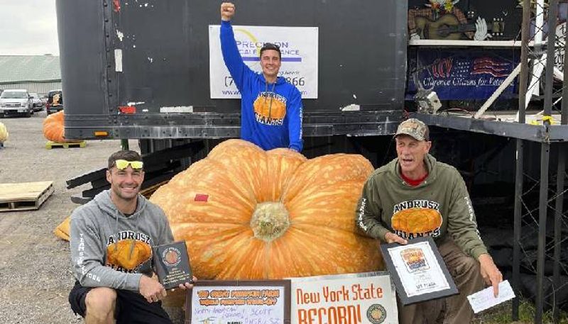 2554 pound pumpkin