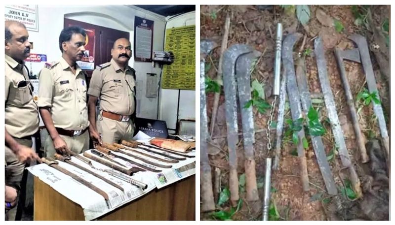 weapons recovered from  the ditch in kannur 