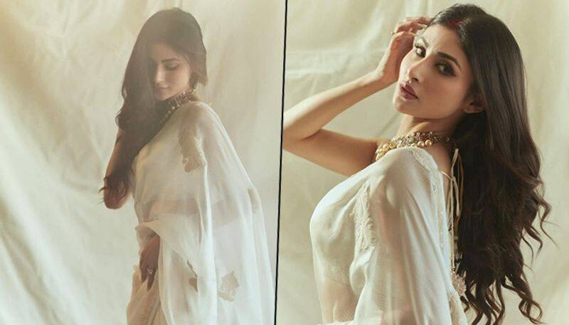 Sexy in saree: Mouni Roy looks the ultimate head turner in white drb