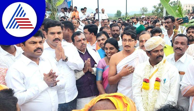 MP by raghavendra participated in dasara mahotsava at Shikaripura rav