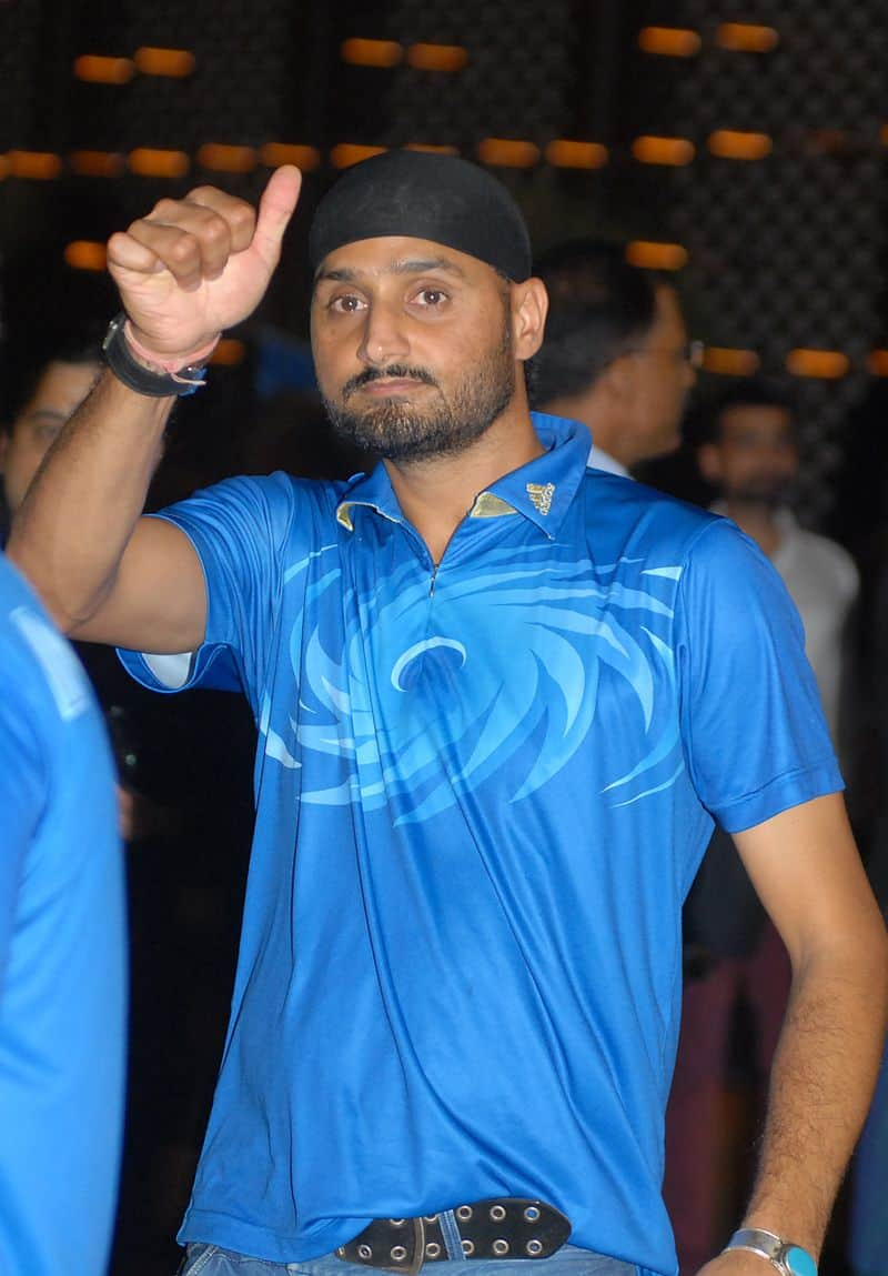 Harbhajan Singh wants Ashish Nehra to replace Rahul Dravid as India head coach in T20Is kvn