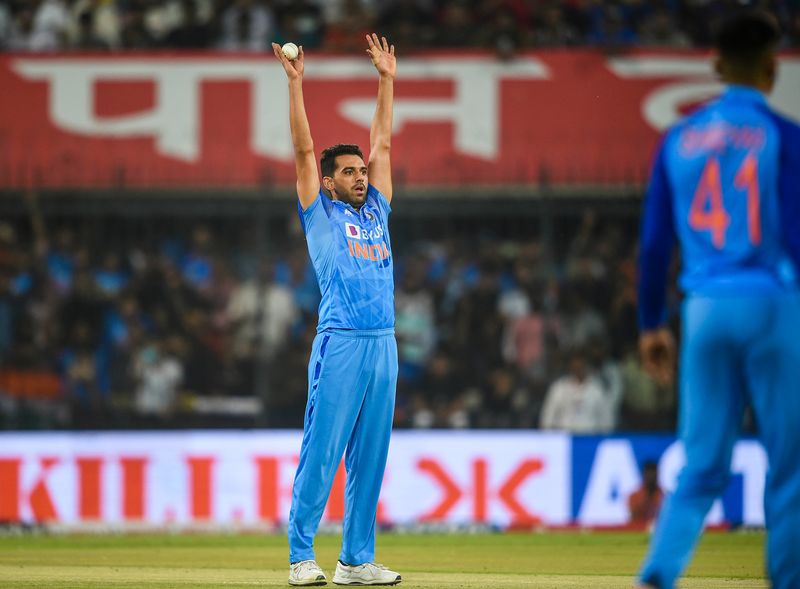 Deepak Chahar ruled out of T20 World Cup 2022 Mohammed Shami or Mohammed Siraj to replace Jasprit Bumrah