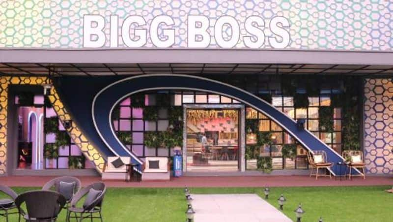 The man behind the BiggBoss voice sasho salary details for season 6 tamil