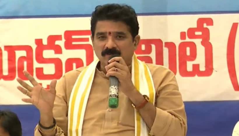 విశాఖ రాజధాని కోసం కరణం ధర్మశ్రీ రాజీనామా.. జేఏసీ కన్వీనర్‌కు లేఖ అందజేత.. రాజీనామా చేయాలని అచ్చెన్నకు సవాలు..