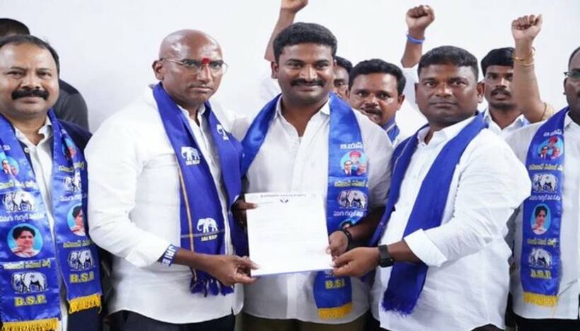 తెలంగాణ బిఎస్పి చీఫ్ కారు యాక్సిడెంట్ ... ఆర్ఎస్ ప్రవీణ్ కు తప్పిన ప్రమాదం