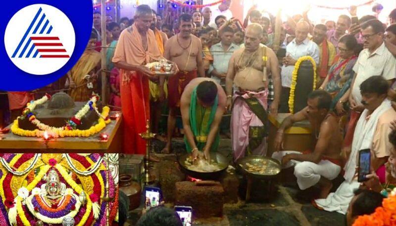 taken vada from boiling oil at Kamakshi temple Kumta gow