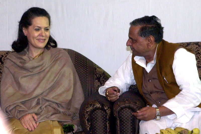 mulayam singh yadav had stopped sonia gandhi from becoming prime minister ash