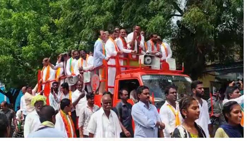  munugode Bypoll 2022:  BJP Candidate Komatireddy Rajagopal Reddy Files nomination