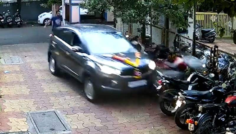 Watch Mumbai man crashes brand new car into parked bikes; Netizens stunned-tgy