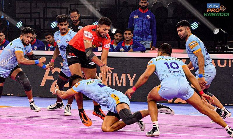 Pro Kabaddi League 2022 U mumba beat up yodhas and Dabang Delhi wins against Gujarat giants ckm