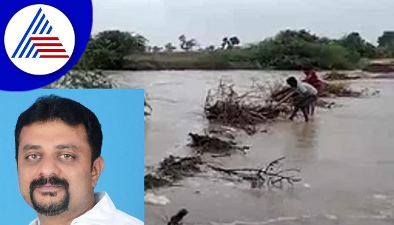 Officials visit rain damaged areas MLA Amrita Desai notice dharwad rav