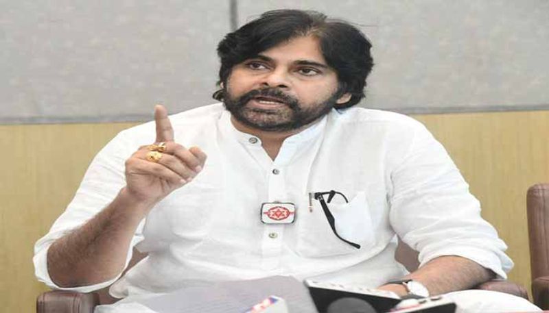 Police urges Pawan kalyan To leave Visakhapatnam