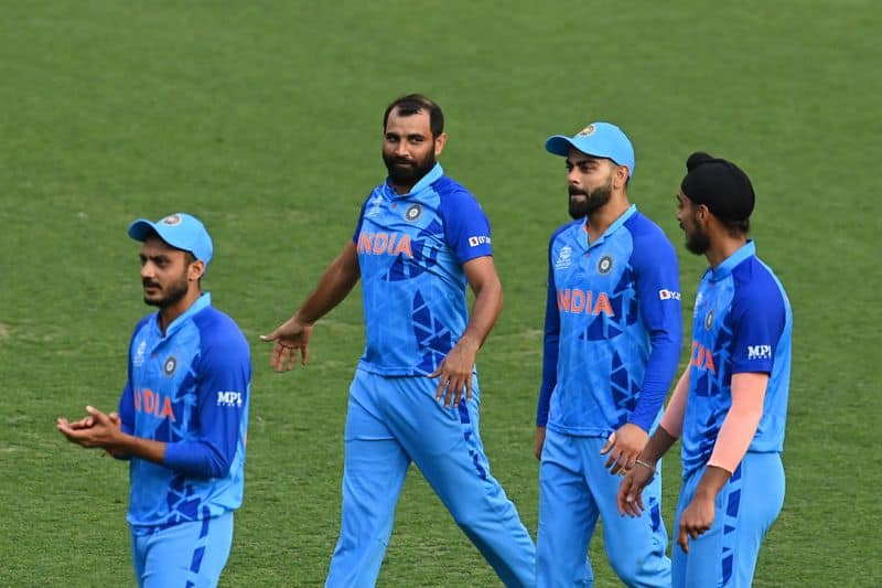 ICC T20 World Cup Rohit Sharma Explains Why Mohammed Shami Bowled Only 20th Over Of Warm Up Match against Australia kvn