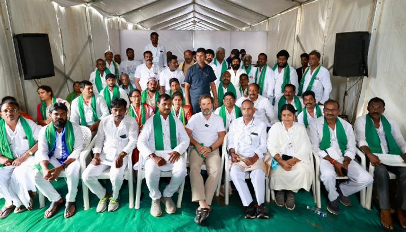 Amaravati farmers Meet Rahul Gandhi in bharat jodo yatra site at kurnool