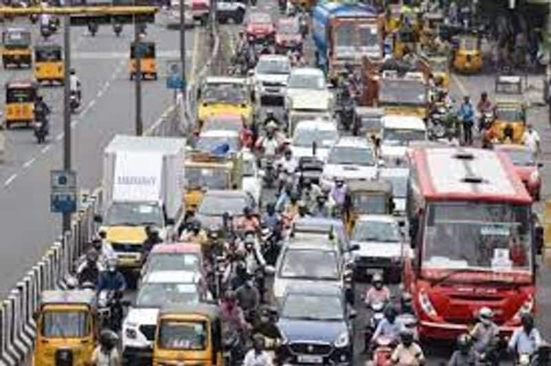 A street kid manning traffic at busy intersection prompted Chandmari traffic In Guwahati 