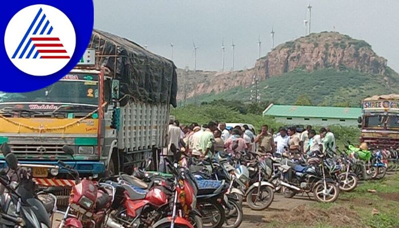 Farmers struggle to sell mung bean at naragunda rav