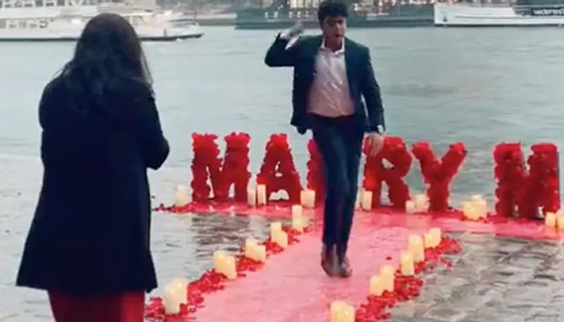 mans proposal video goes viral after he imitates sha rukh khan 