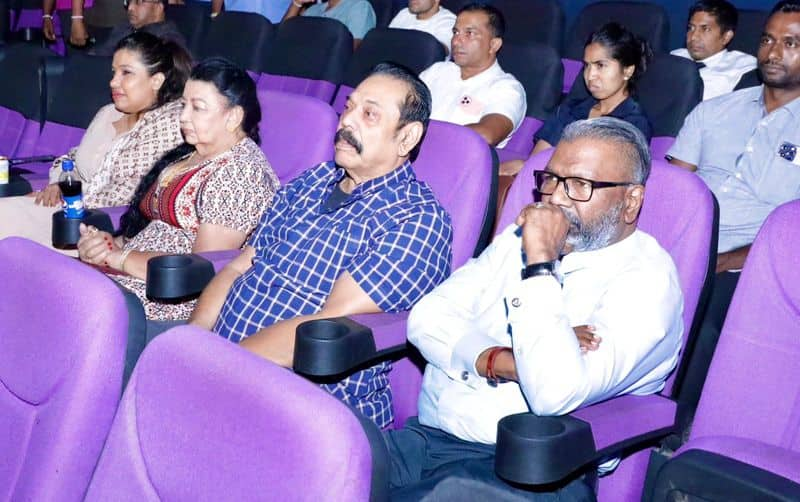 Mahinda rajapaksa watched Ponniyin selvan movie with his family in Srilanka