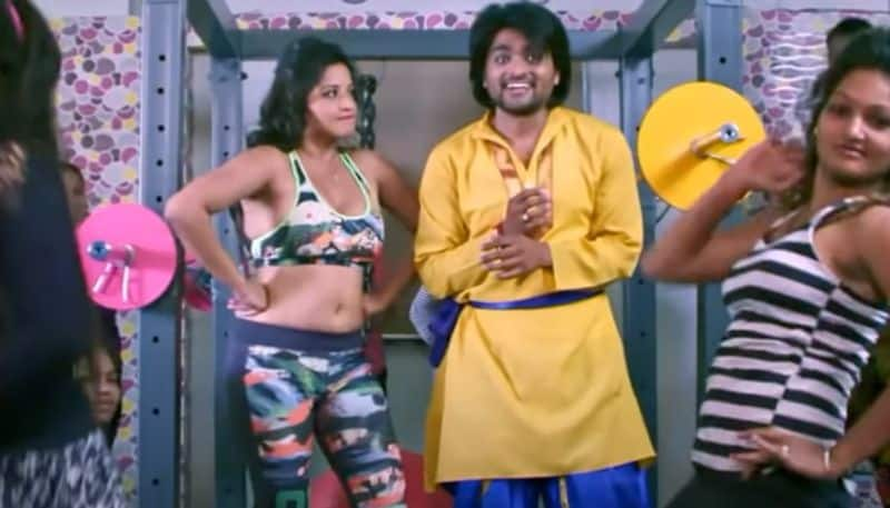 Bhojpuri actress Monalisa flaunts her cleavage in sports bra at gym; her dance moves are making fans go crazy RBA