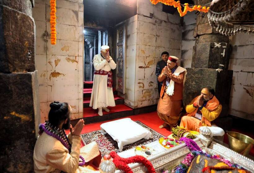 PM मोदी ने की केदारनाथ मंदिर में पूजा अर्चना, हिमाचली महिलाओं की बुनी हैंड मेड ड्रेस पहनकर निभाया वादा