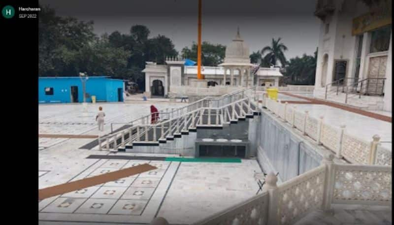 PM Narendra Modi washing his hands at entrance of Gurudwara not inside a toilet mnj 