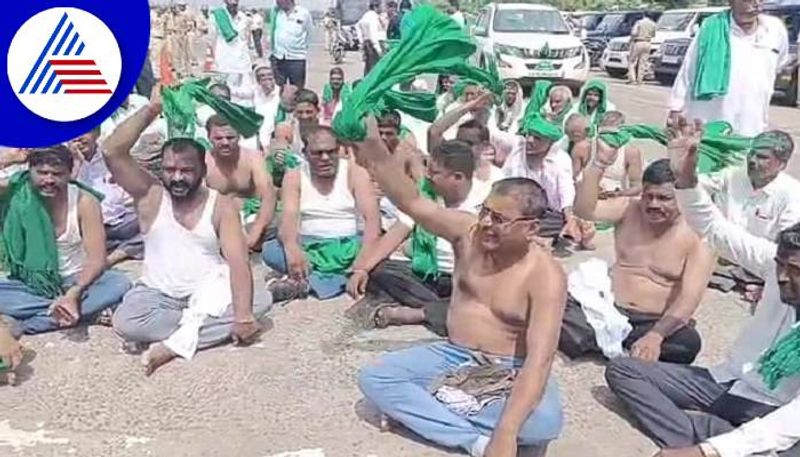 farmers protest against tamil nadu government for not buying a sugarcane