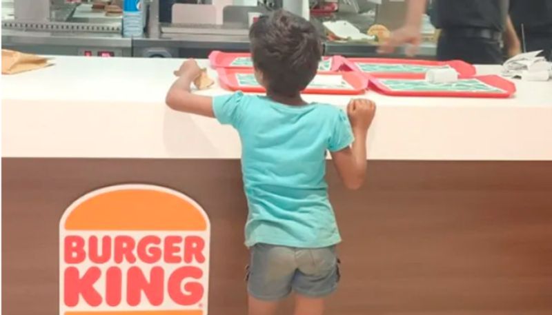 Little Girl With rs 10 In Her Pocket Orders rs 90 Burger