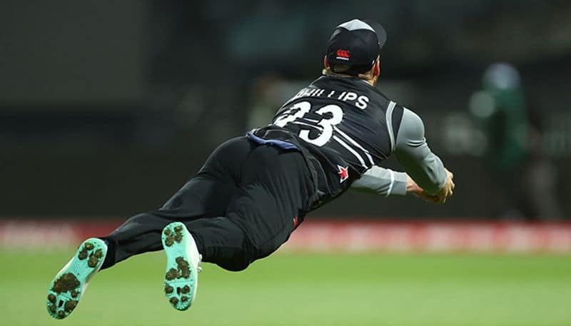 ICC T20 World Cup 2022: NZ's 'Superman' Phillips stuns with flying catch against Australia; fans go berserk snt