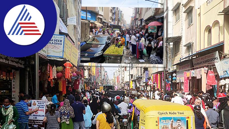 Dhan Trayodashi 2022 traders stand queue in front of Sha Jasraj Jain shop skr