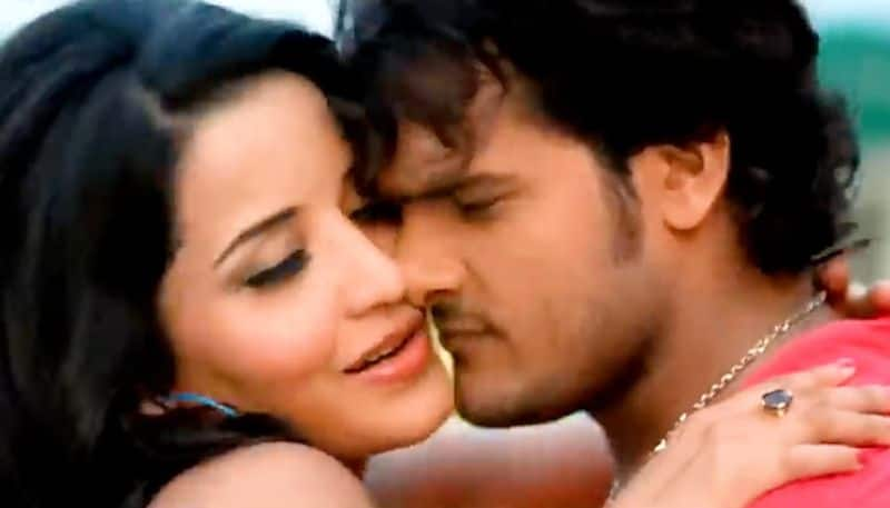 Bhojpuri SEXY video: Monalisa romances Khesari Lal Yadav in swimming pool, showing off her BOLD dance moves RBA