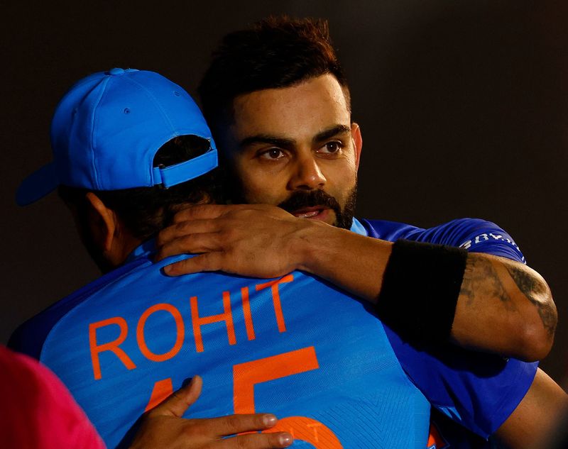 Rohit Sharma applauds Virat Kohli after epic innings against Pakistan In T20 WC