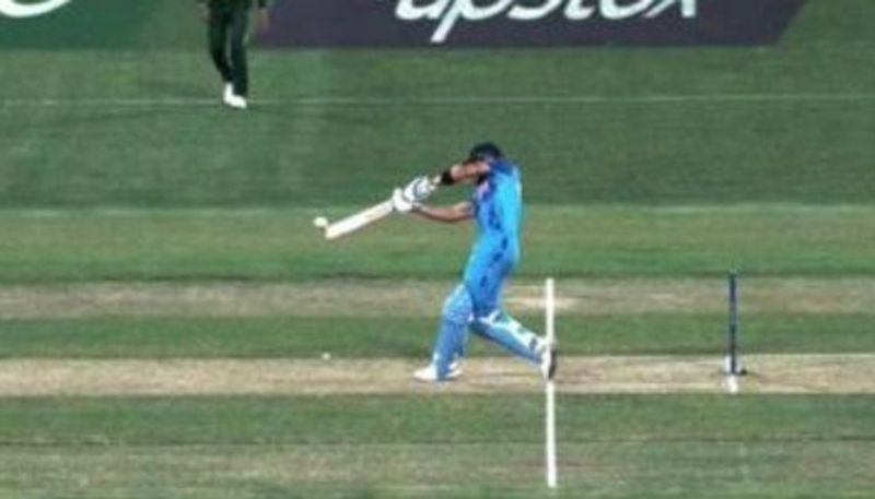 T20 World Cup 2022 Shoaib Akhtar slams umpires over controversial no ball call in IND vs PAK match