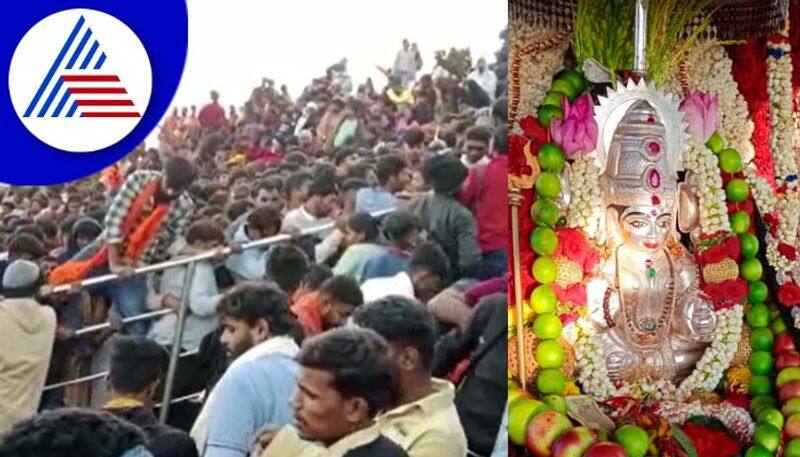 People flocked to see Deviramma darshan at chikkamgaluru 