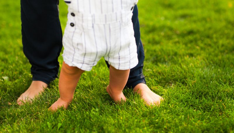 If you walk barefoot in the morning Get amazing benefits!