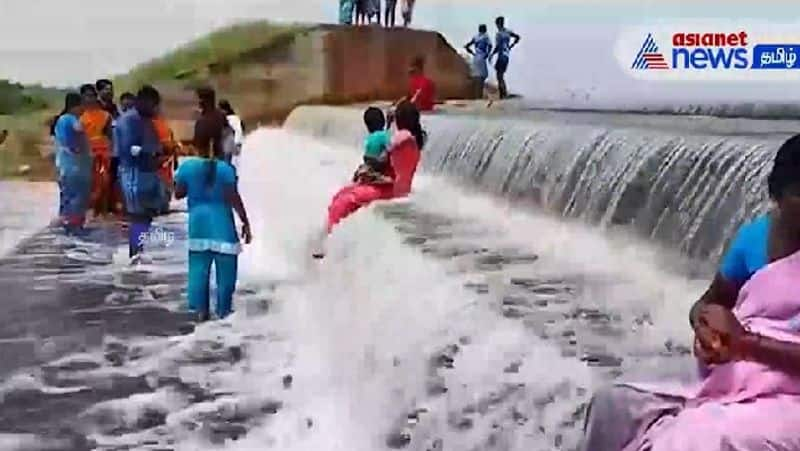 Musiri lake filled up after 14 years! - Public delight!