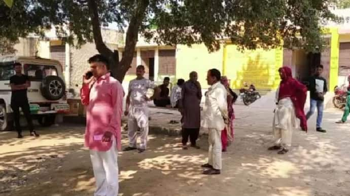  भरतपुर में दलित महिलाओं के कपड़े फाड़े और सड़क पर घसीटा, कसूर दिवाली पर पटाखे फोड़ना?