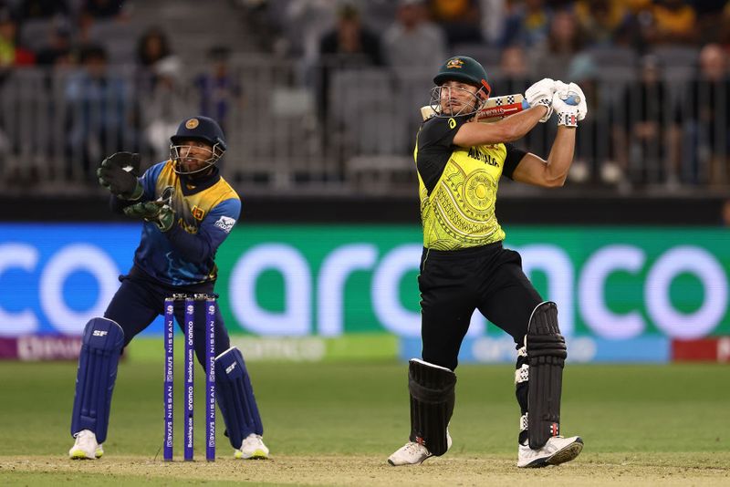 Marcus Stoinis breaks David Warners record in T20WC fastest fifty