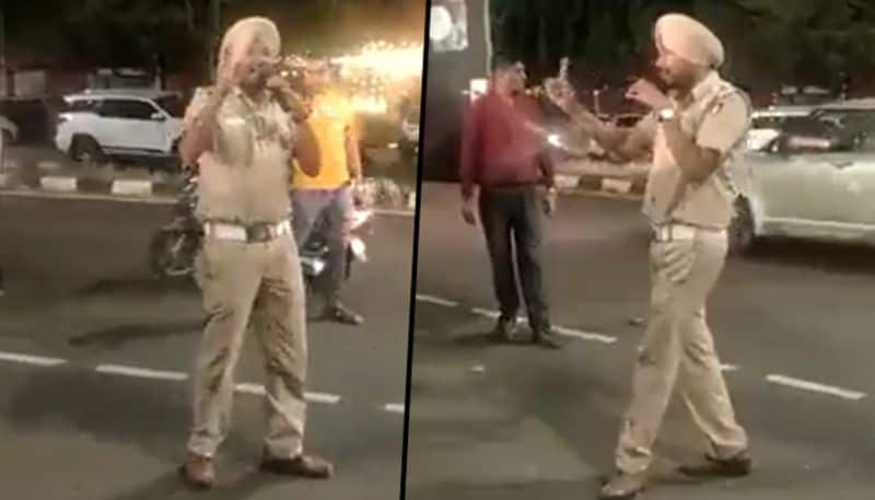 Chandigarh traffic cop sings Daler Mehndi's song to spread 'no parking' message - gps