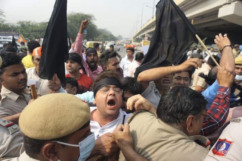 Delhi BJP workers stage protest against CM Arvind Kejriwal ahead of his visit to Ghazipur landfill site