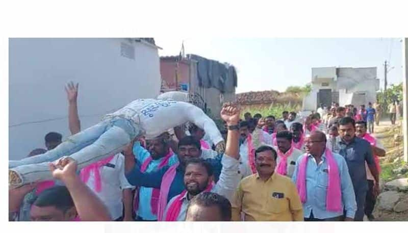 Munugode Byelection 2022:TRS And BJP Stages  Protest At Chandur