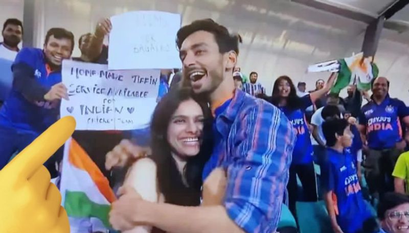 T20 World cup 2022: Indian boy love proposal in India vs Netherlands match