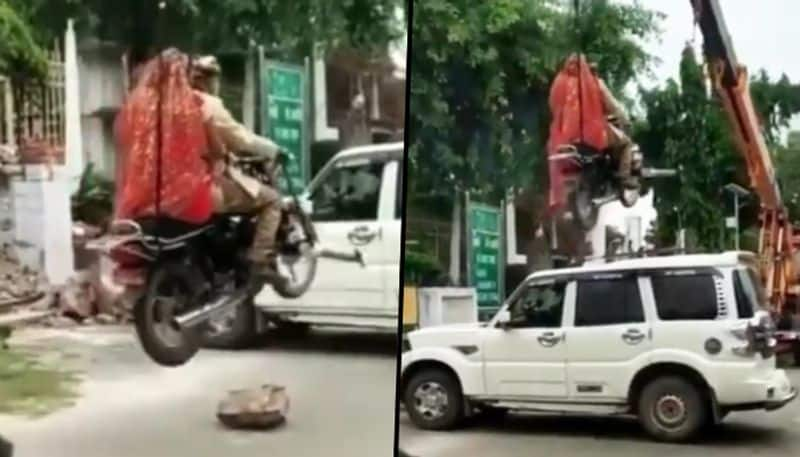 Viral video: Desi couple performs bike stunt for the pre-wedding shoot - gps