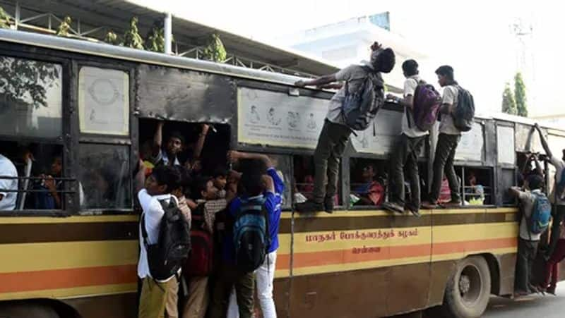 government is responsible for the death of the students who traveled hanging on the steps.. ramadoss