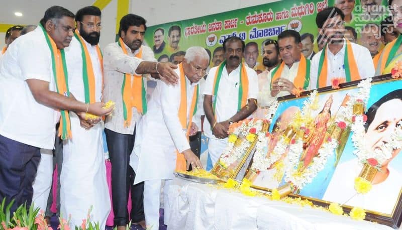 Minister B Sriramulu Talks Over Valmiki Community At Tumakuru gvd