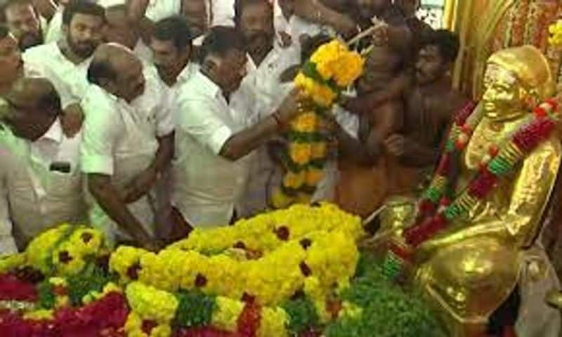 Former CM O.Panneerselvam paid tribute to Muthuramalinga thevar jayanthi and gurupoojai