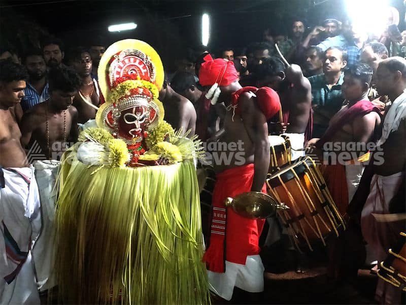 Story Of Karimchamundi Theyyam And Mappila Theyyam At Kamballur  Kottayil Tharavadu Devasthanam