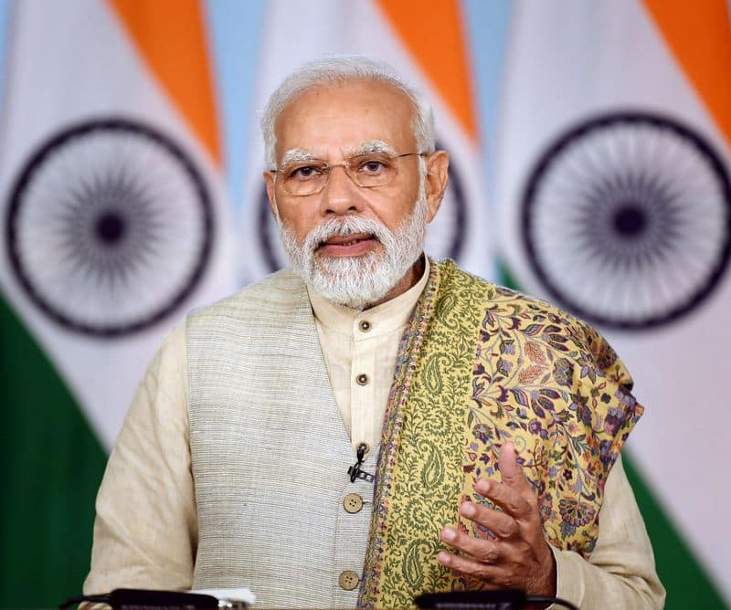 Aiadmk edappadi palanisamy and o panneerselvam meet with pm modi at Madurai