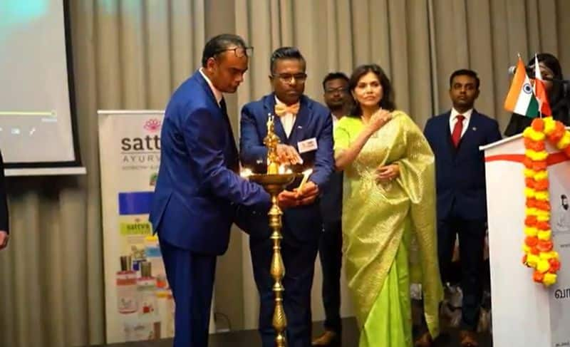 poland tamil sangam honored by giving award to indian ambassador at diwali festival 