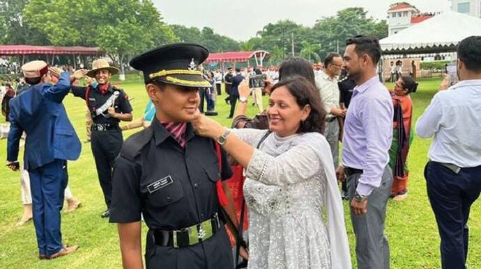   पिता की मौत-बेटी बनी लेफ्टिनेंट: बापू अर्थी पर और वो रोते हुए एग्जाम देने गई, बोली-पापा का सपना पूरा किया